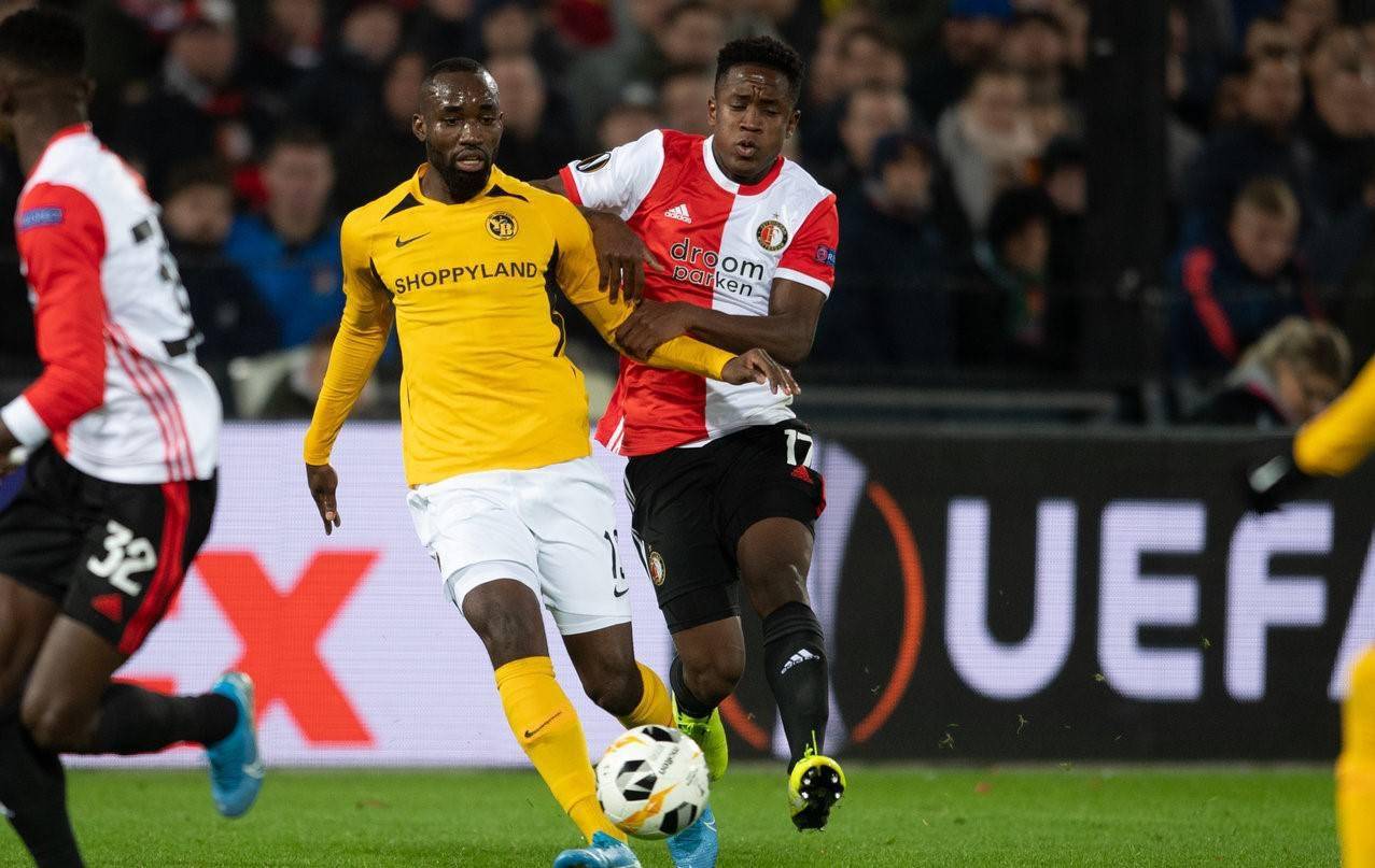 随着旗手怜 随着旗手怜